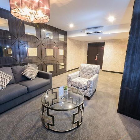 Royal Regantris Cendana Hotel Surabaya Exterior photo
