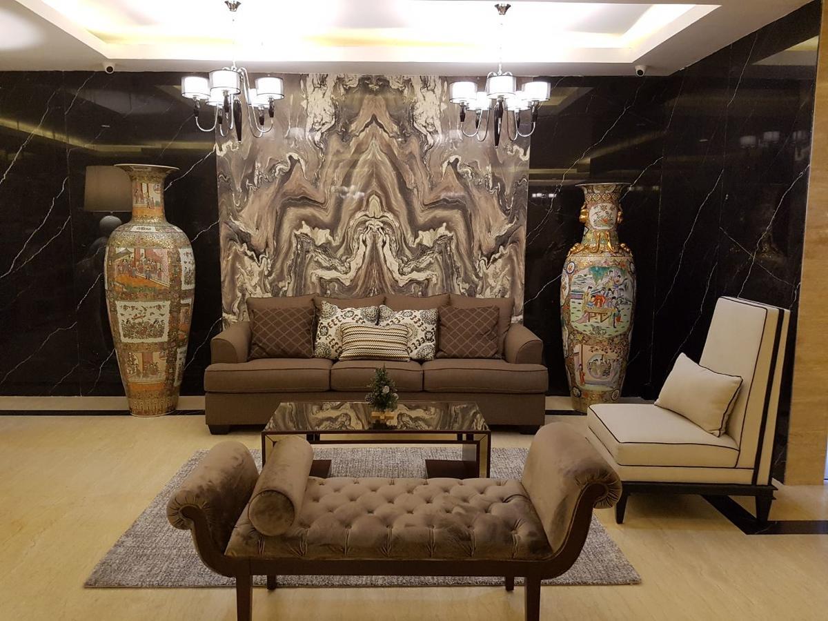 Royal Regantris Cendana Hotel Surabaya Exterior photo