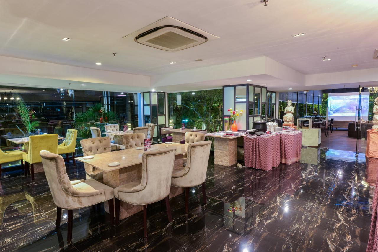 Royal Regantris Cendana Hotel Surabaya Exterior photo